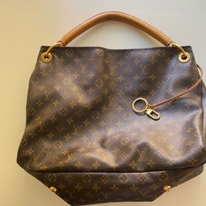Louis Vuitton Artsy Handbag Monogram Canvas MM
